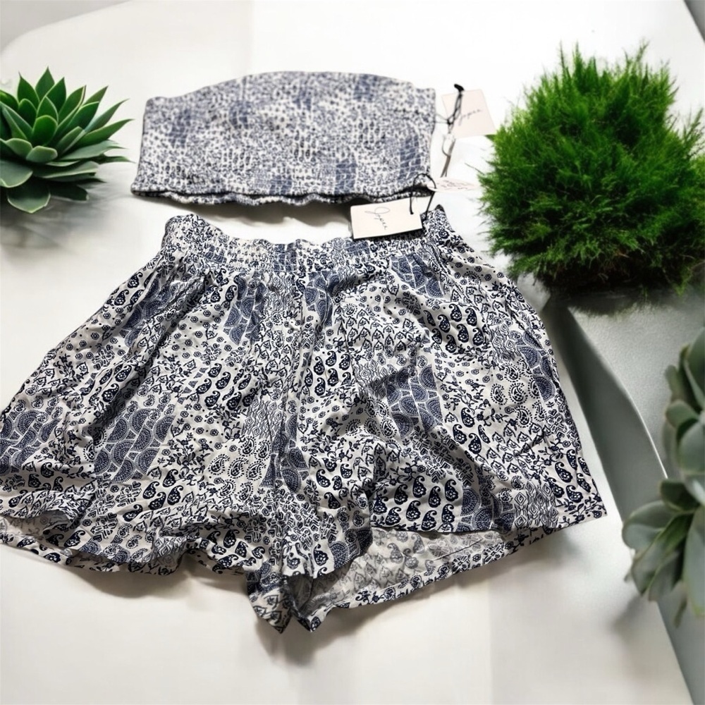 Japna Blue & White Patterned Two-Piece Set – Size Large (NWT)